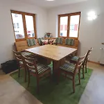 Zum Kalvarienberg In Der Alpenstadt Apartment